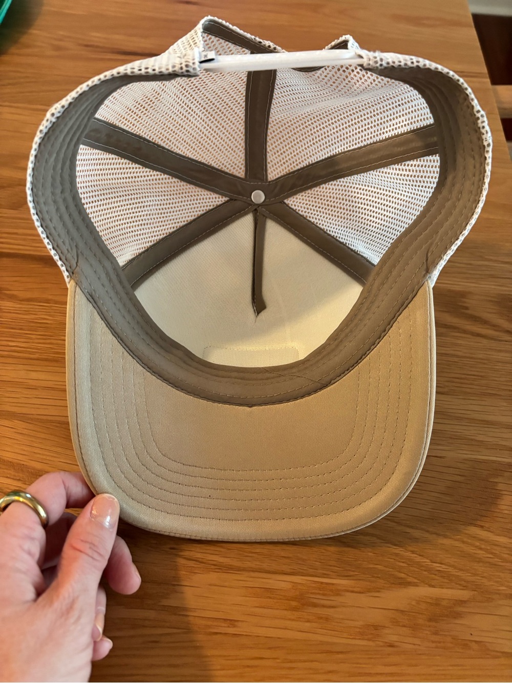 Women’s O'Neill Two-Tone Beige and White Trucker Hat with Teal Logo - Picture 3 of 3